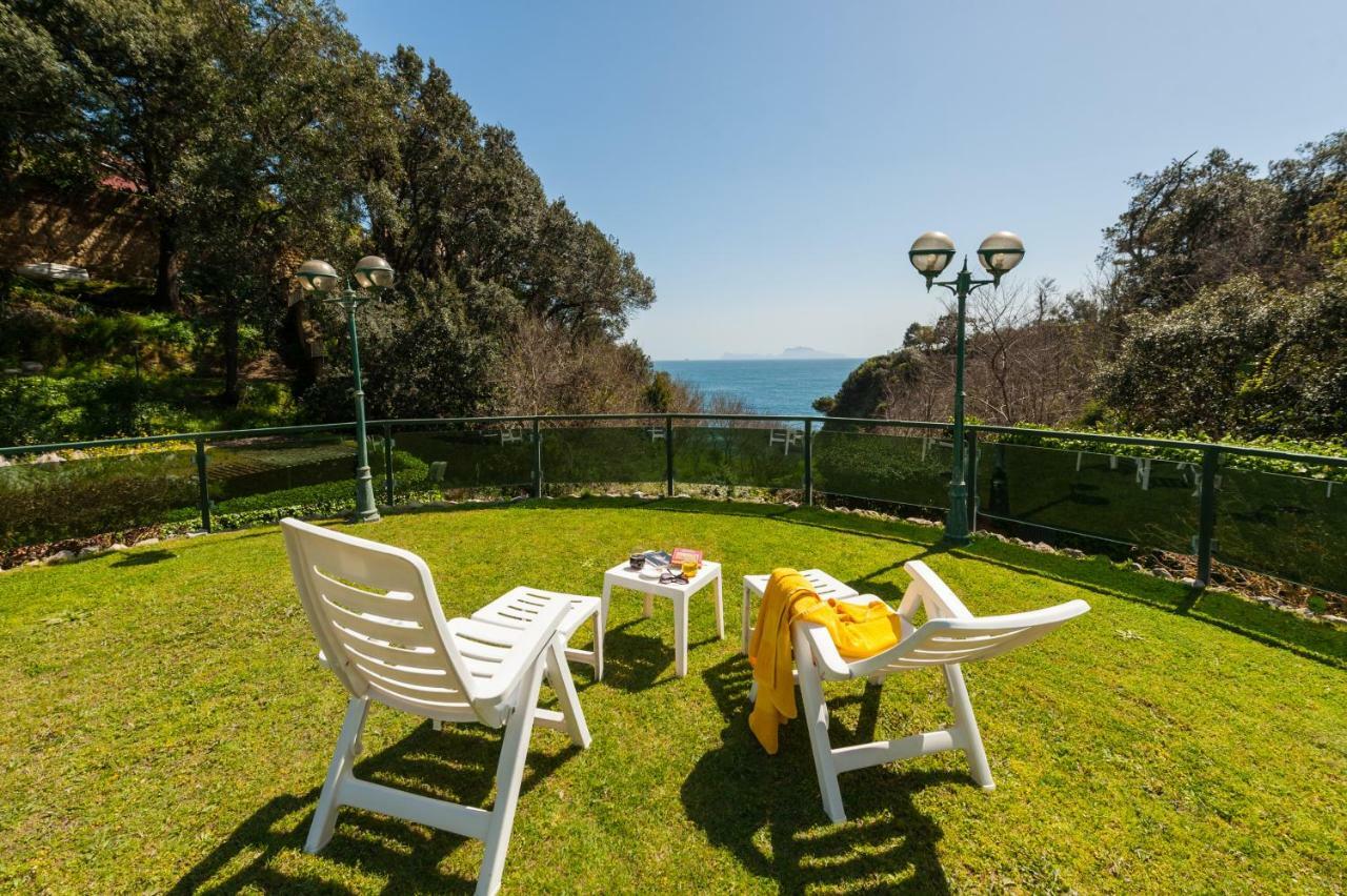 Appartement Holiday Family - Big On The Swimming Pool In Front Of Capri