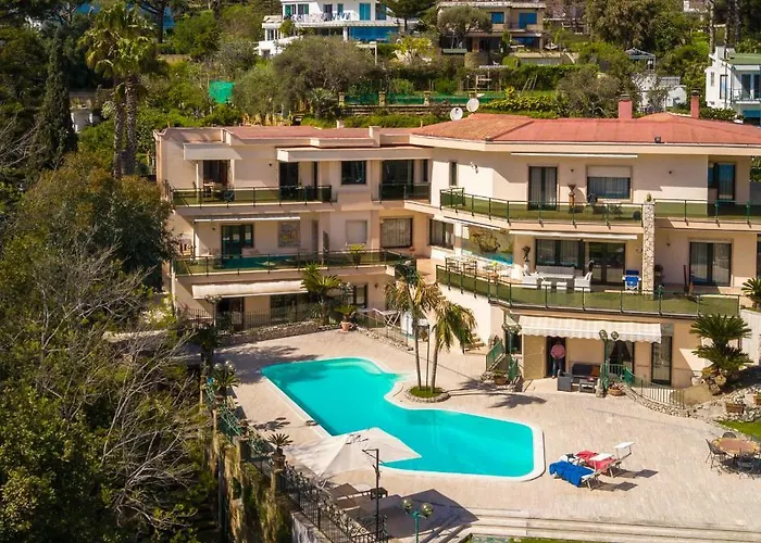 Holiday Naples Family - Big Apartment On The Swimming Pool In Front Of Capri