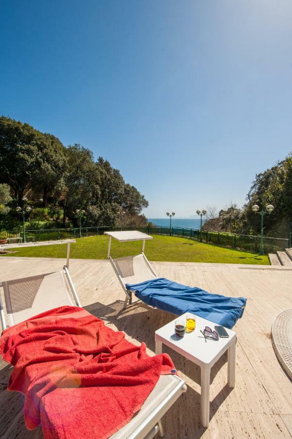 Holiday Family - Big On The Swimming Pool In Front Of Capri Appartamento