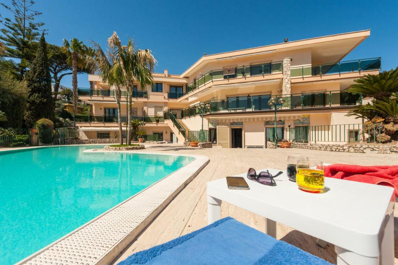 Appartamento Holiday Family - Big On The Swimming Pool In Front Of Capri *